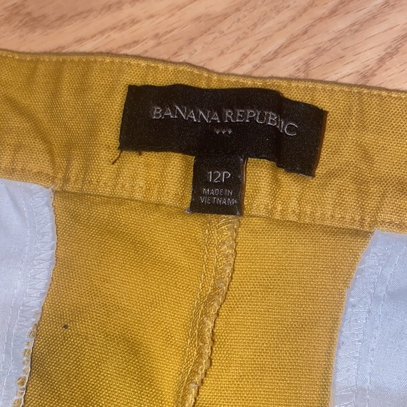 12P mustard shorts with button detail - Picture 3 of 4